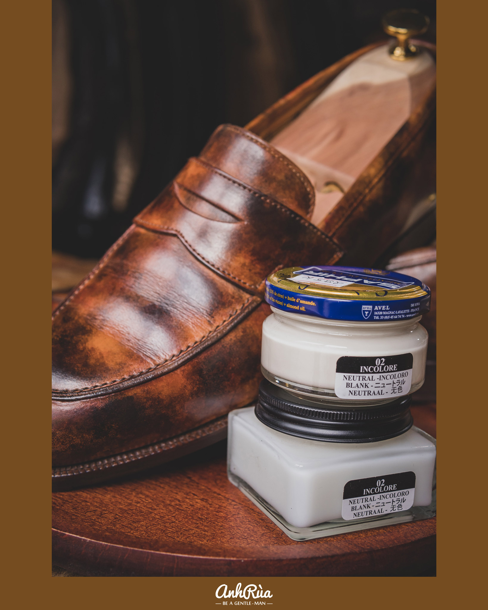 KHI NÀO DÙNG XI ĐÁNH GIÀY KHÔNG MÀU (NEUTRAL)